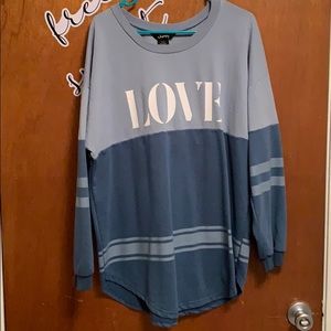 Long sleeve crew neck sweatshirt